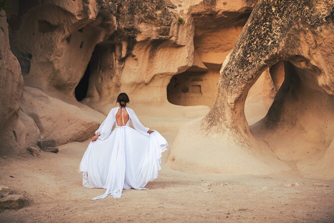 Cappadocia Private Flying Dress & Hot Air Balloon Photoshoot - Private pickup and air-conditioned transport, and why it matters at 6 AM