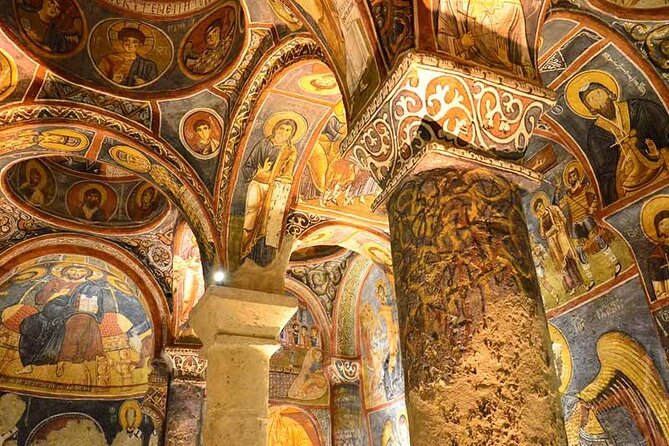 Cappadocia Red Tour Lunch + Guide + Museum Tickets /Small Group - Stop 1: Uchisar Castle for Big Valley Views and Cave Homes