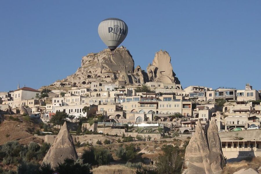 Cappadocia: Royal King Flight - Inside the basket: a 60-minute glide at about 300 meters up