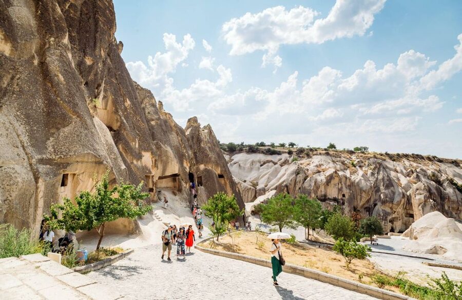 Cappadocia: Small Group Guided Full-Day Red Tour with Lunch - From hotel pickup to a smooth, efficient Red Tour day