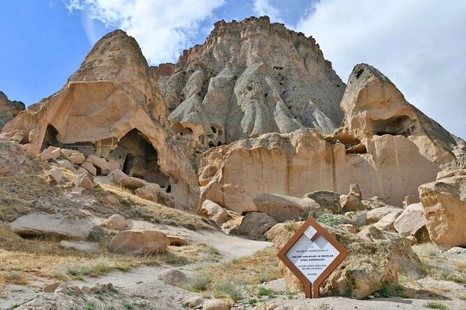 Cappadocia South Tour (Pro Guide, Tickets, Lunch, Transfer incl) - Uçhisar viewpoints over Pigeon Valley, plus a short onyx stone factory visit