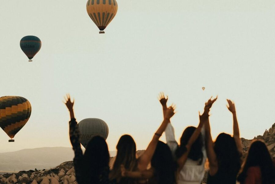 Cappadocia: Sunrise Balloon Watching Tour with Photographer - Snacks, Hot Drinks, and Small Extras That Matter More Than You Think