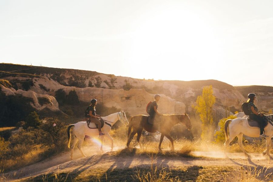 Cappadocia: Sunset or Daytime Horse Riding Tour - Sunset viewing, warm light, and what to expect on the descent