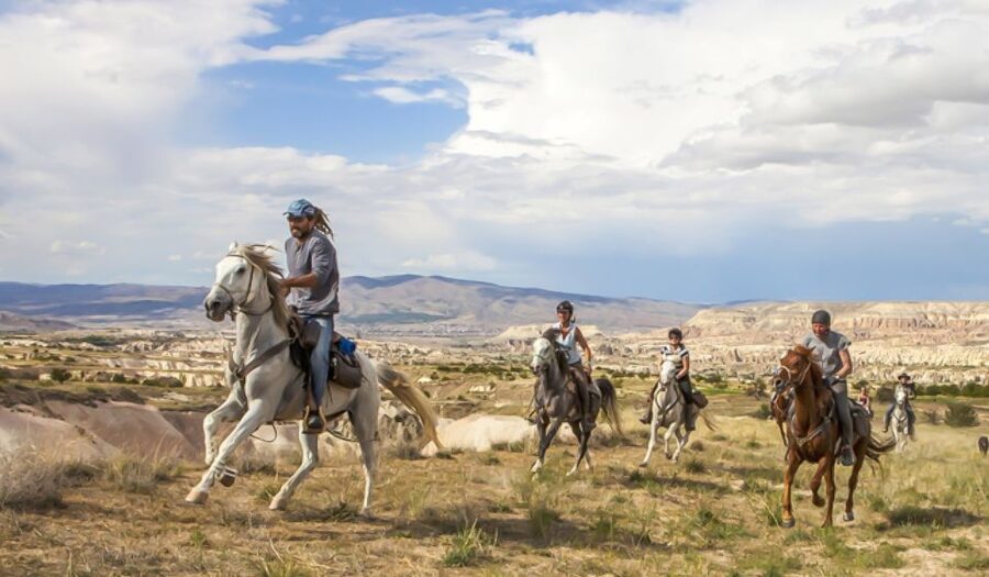 Cappadocia: Sunset or Daytime Horse Riding Tour - The photo package: 250+ photos, 15 edited shots, and reel-ready clips