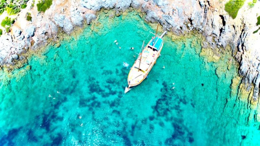 Cesme: Small Group Boat Tour with Open Buffet Lunch - GoPro underwater photos: a fun add-on that changes how you travel