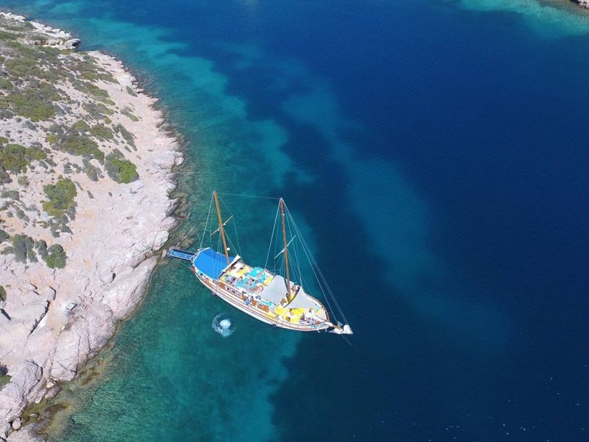 Cesme: Small Group Boat Tour with Open Buffet Lunch - Small-group size and boat comfort, what you notice early