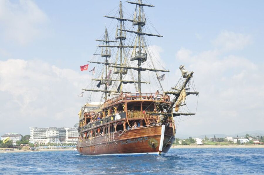 City of Side: Manavgat River Boat Lunch Cruise & Bazaar Tour - Who this tour is best for, and who should skip it
