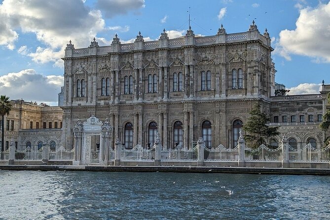Dolmabahçe Palace and Sunset Tour on Luxury Yacht - The Bosphorus Bridge Feet and City-Scale Views: How Istanbul Changes as You Cruise