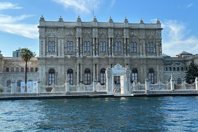 Dolmabahçe Palace and Sunset Tour on Luxury Yacht - Fatih Sultan Mehmet Bridge and the Skyline Effect: Why Sunset Makes It Better
