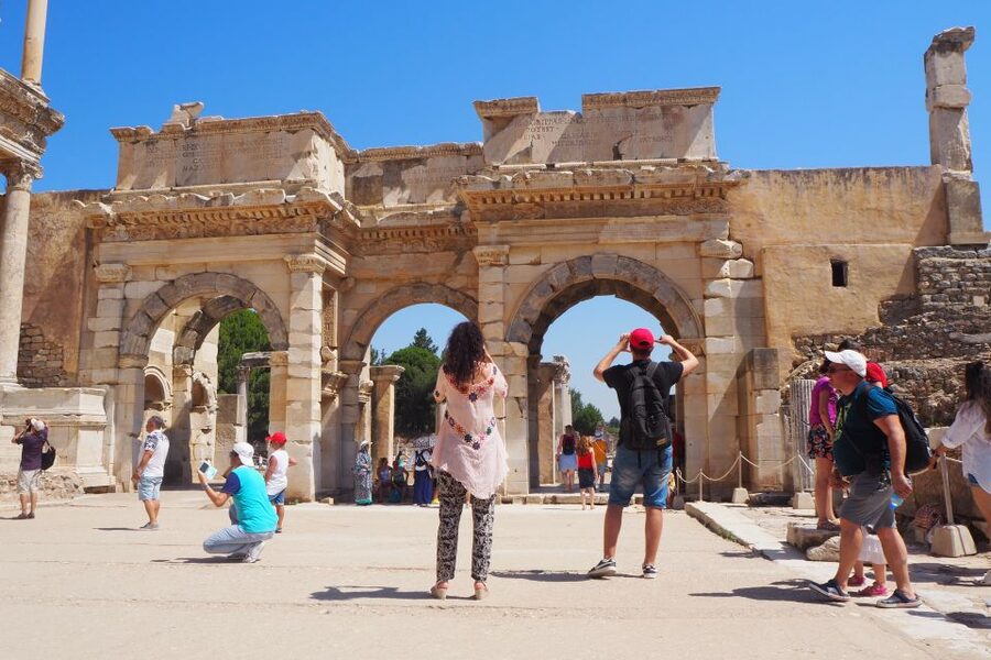 Ephesus: Customised Day Tour from Kusadası Port - Stop at Ephesus Ancient City: ruins that make sense when explained