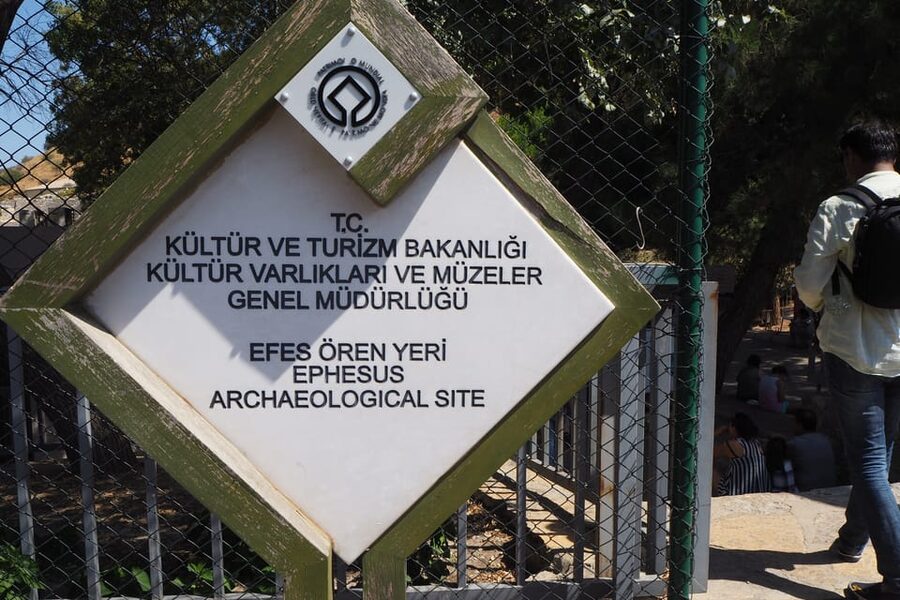 Ephesus: Half-Day Tour from Kusadasi - Temple of Hadrian and the Medusa Detail That Gets People Smiling