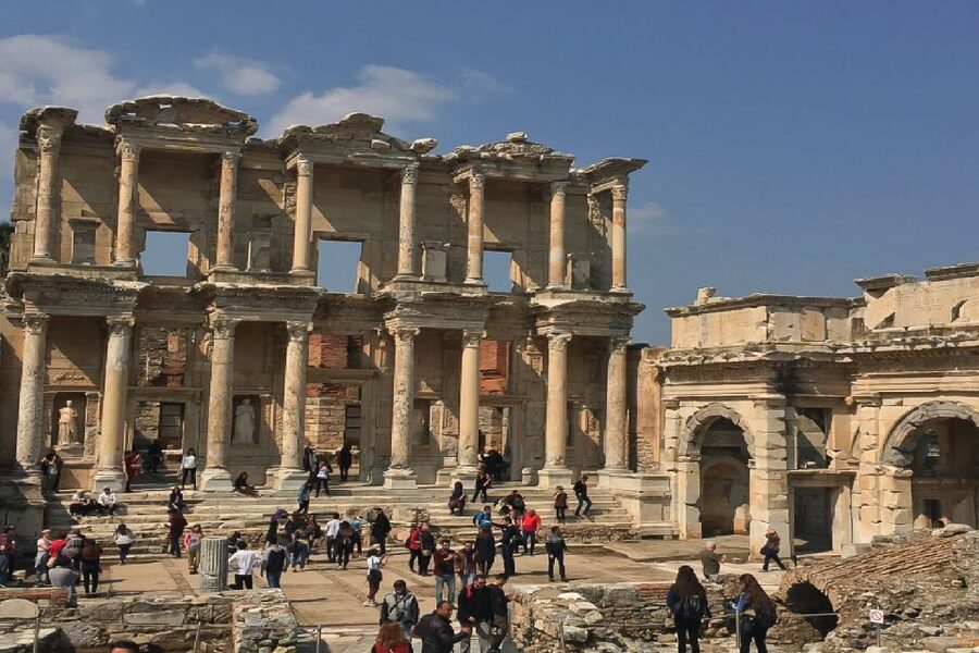 Ephesus: House of Virgin Marry & Artemis w Lunch & Ticket - Selcuk workshop breaks: rugs, ceramics, and the reality of demos