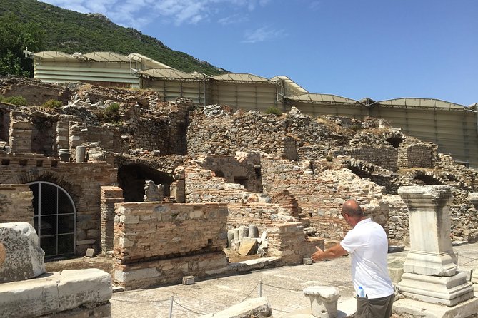 Ephesus Walking Tour - What you actually see: Temple of Hadrian and the Library of Celsus