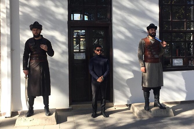 Ertugrul Gazi Tomb, Sogut and Bilecik Tour - Daily from Istanbul - Stop 1, Ertuğrul Gazi Turbesi: costumes, monuments, and guard changes