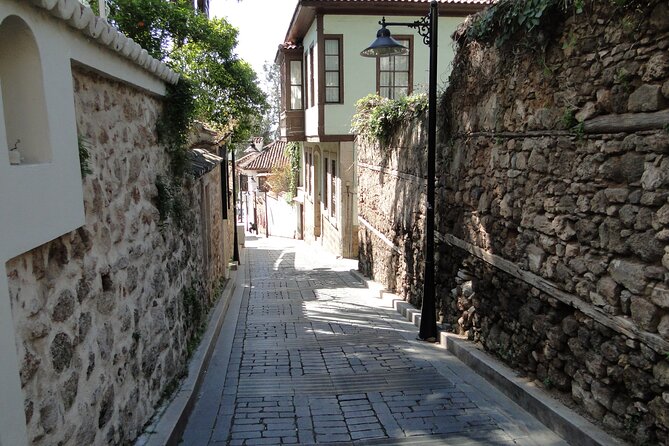 Explore The Old Town With Local Taste - Hesapçı Street and the flavor finish at Milklaç Işıklar