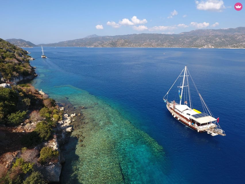 Fethiye: 12 Islands Boat Tour with Lunch and Hotel Pickup - Pickup and meeting points: how to avoid waiting in the heat