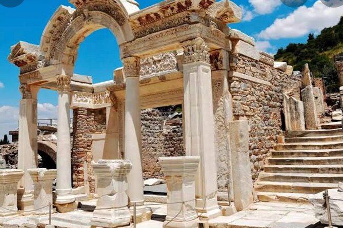 FOR CRUISERS: Skip The Lines PRIVATE EPHESUS TOUR &On Time Return - Terrace Houses add-on: mosaics and upper-class life