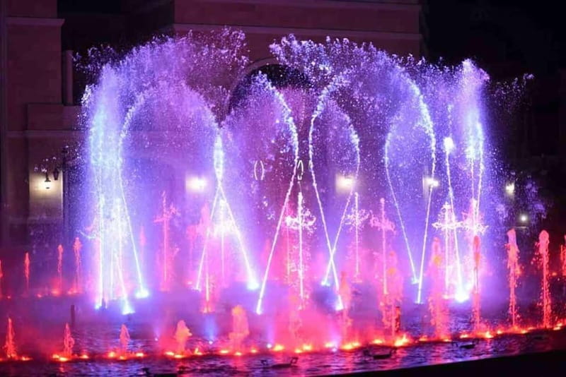 From Alanya, Side, Antalya: The Land of Legends Night Show - Before the show ends: what “parking and waiting” looks like
