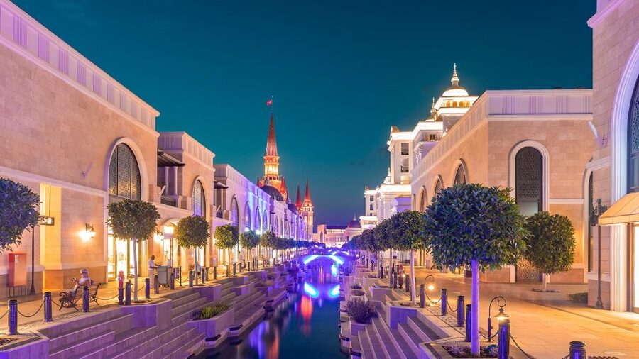 From Alanya, Side, Antalya: The Land of Legends Night Show - Who this evening outing suits best