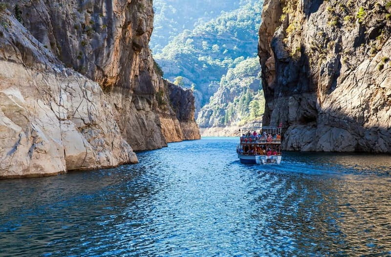 From Belek: Green Canyon Boat Trip with Lunch and Drinks - Lunch With Lake Views: Fuel for the Second Half