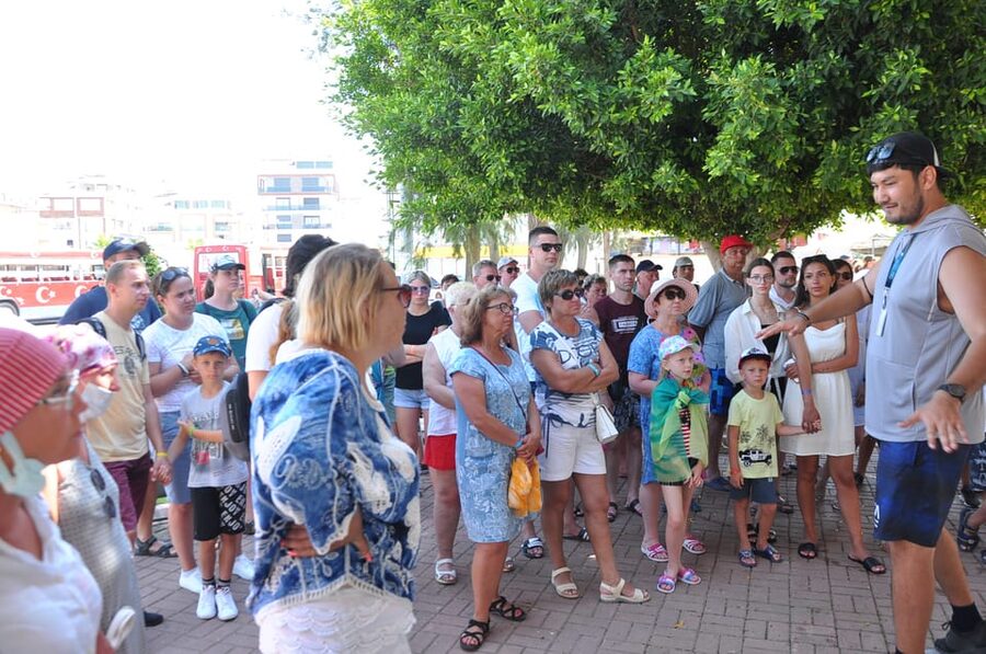 From City of Side: Cabrio Bus Safari & Boat Tour with Lunch - Guides and the human factor: when the day goes smooth