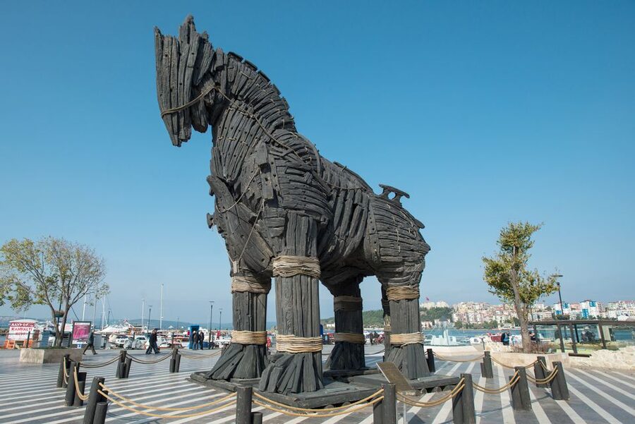 From Istanbul: 2-Day Tour to Gallipoli & Troy - Troy in the Afternoon: Trojan Horse, City Walls, and Troy Layers I to IX