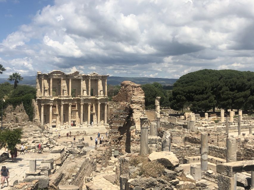 From Istanbul: 2 Days Private Pamukkale and Ephesus Tour - Day 1: Denizli airport transfer, Pamukkale terraces, and Hierapolis ruins