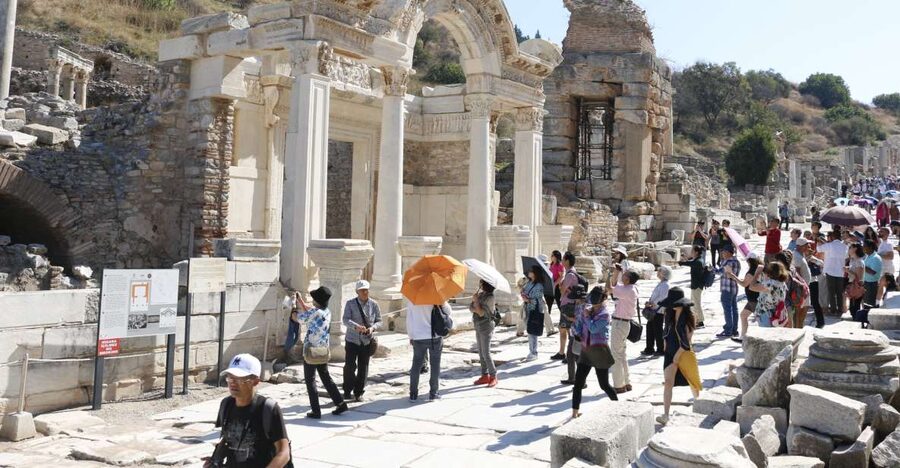 From Istanbul: Ephesus & Şirince Day Trip w/ Wine Tasting - Ephesus on foot: the marble streets and the names that matter