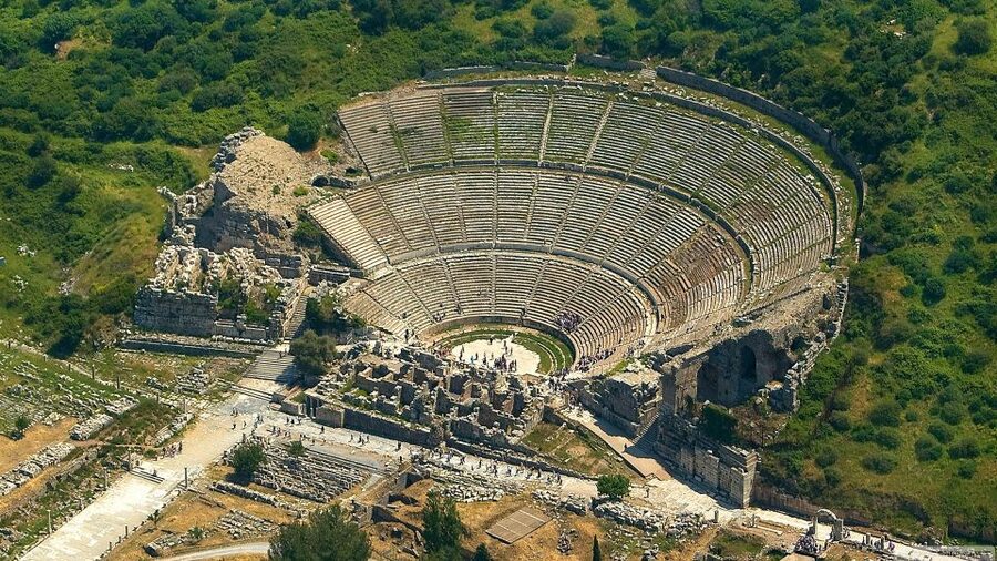 From Izmir: Ephesus and House of Virgin Mary Tour with Lunch - Ephesus on foot: marble streets, Odeon to the Dome-era details
