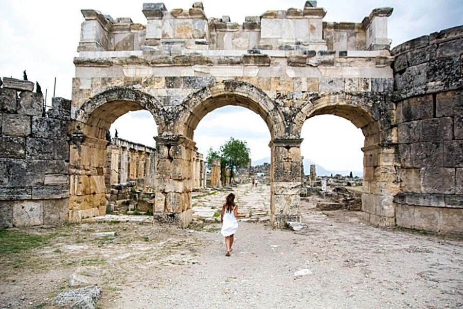 From Kusadasi and Selcuk: Pamukkale and Hiearapolis Tour - Pamukkale at a human speed: photos, terraces, and your two-hour window