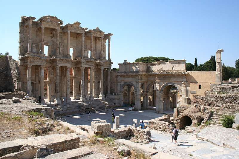 From Kusadasi or Izmir: Ephesus Private Tour - Selcuk break: a meal stop with regional flavor