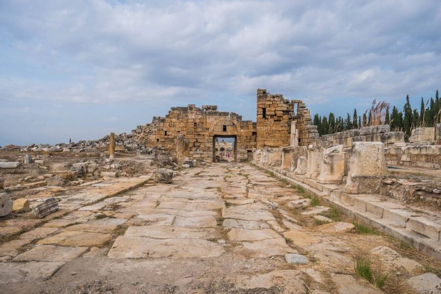 From Selcuk/Kusadasi/Izmir: Pamukkale Full-Day Tour - Walking the White Travertines: How Pamukkale Works