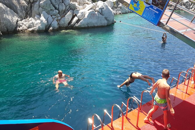 Full-Day Boat trip marmaris / Day trip by Glass bottom - Getting on board at Tekne turu Marmaris Submarin