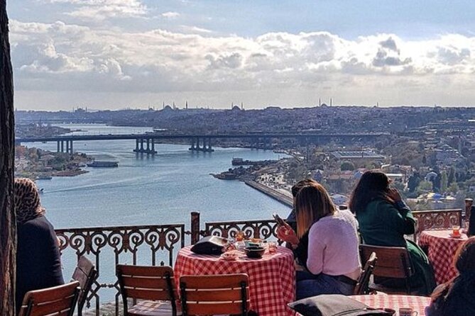 Full Day Guided Tour in Istanbul (SL-9) - Lunch and crossing the 15 July Martyrs Bridge