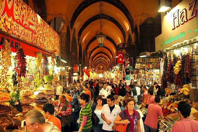 Full Day Istanbul Old City Tour With Expert Local Guide - Hagia Sophia Grand Mosque: The Size That Smacks You in the Face