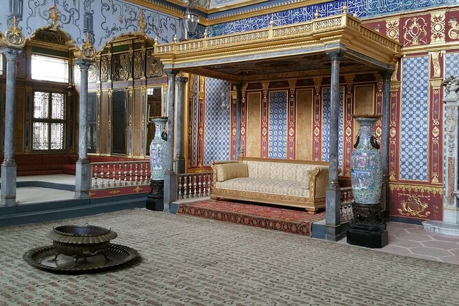 Full-Day Istanbul Old City Walking Tour - Basilica Cistern: an underground cool-down in a forest of columns