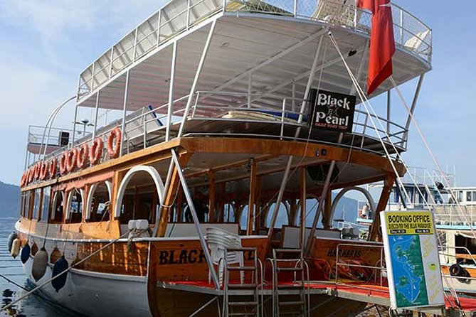 Full Day Marmaris Boat Trip with Lunch and Drinks - Cruising near Marmaris: sun, stories, and the water part
