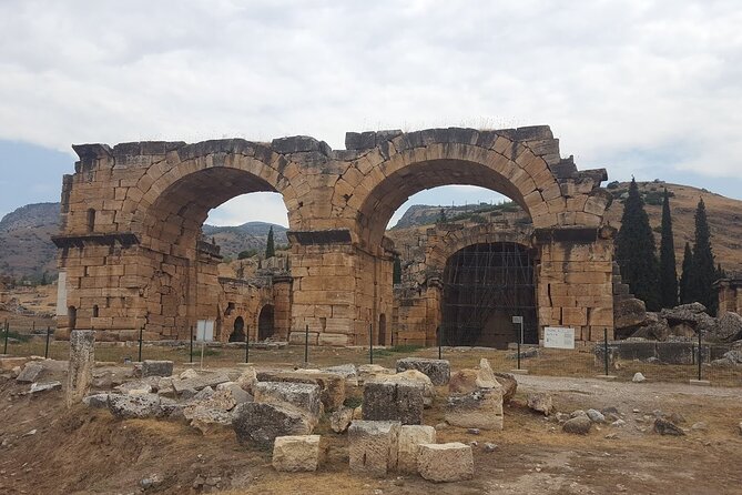 Full-day Pamukkale and Hierapolis Tour from Selcuk or Kusadasi - The lunch stop and the handcraft shopping reality check