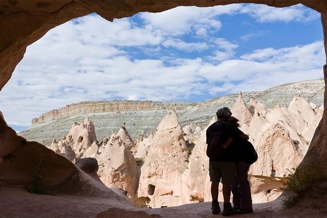 Full Day Private Cappadocia Tour (Luxury Van + Private Guide ) - Getting Your Bearings in Göreme, Then Facing Uchisar Castle