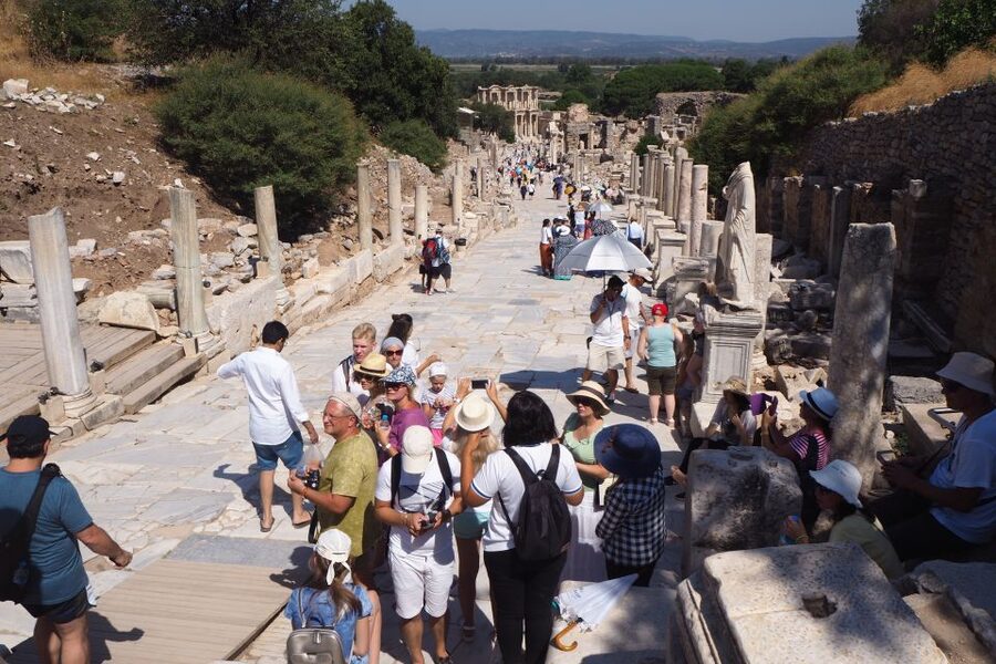 Full-Day Tour of Ancient Ruins in Ephesus from Izmir - Getting to Ephesus in comfort: pickup, timing, and group logistics