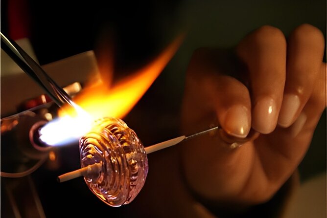 Glass Melting and Shaping with Flame with the Senior Glass Master - Choosing your colors and shape: where your piece becomes yours