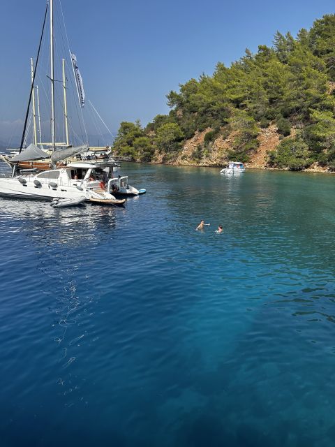 Gocek: Yacht Trip and 12 Island Full-Day Tour with Lunch - Getting on board: Çarşı Yolu meeting point and the Gocek 12 Adalar boat
