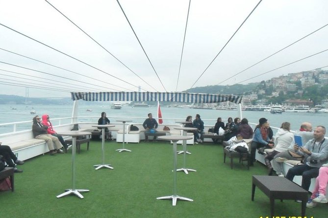 Golden Horn and Bosphorus Boat Tour in Istanbul - Choosing the Best Seat for English Commentary