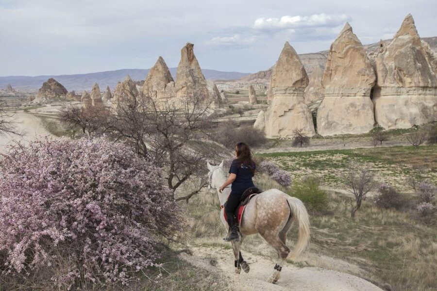 Göreme: Cappadocia Horseback Ride at Sunset or Sunrise - Getting Picked Up in Göreme and Meeting Your Horse