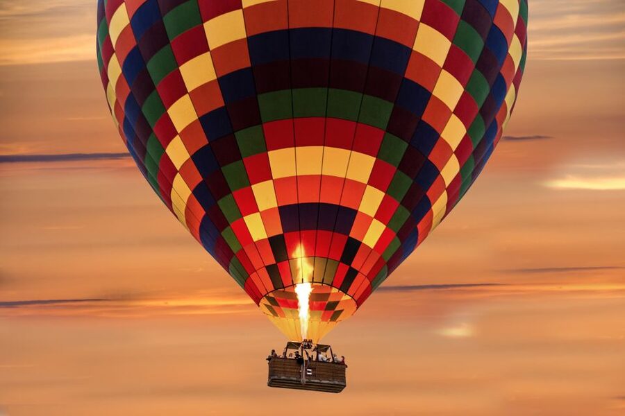 Göreme: Sunrise Hot Air Balloon Flight Over Cappadocia - Practical tips for comfy feet and better photos