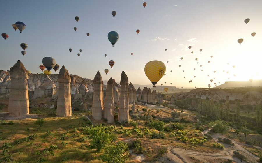 Göreme: Sunrise Hot Air Balloon Flight Over Cappadocia - Getting picked up in Göreme, and how the early morning really flows