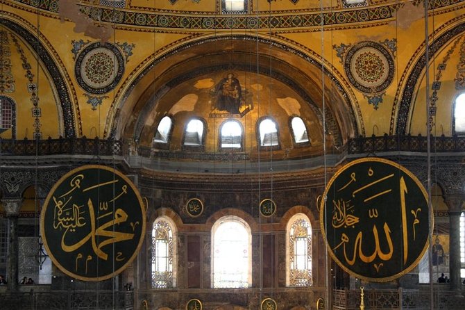 Guided Hagia Sofia, Blue mosque, Basilica Cistern skip lines tour - Basilica Cistern: Underground Quiet, Medusa Heads, and Roman Engineering