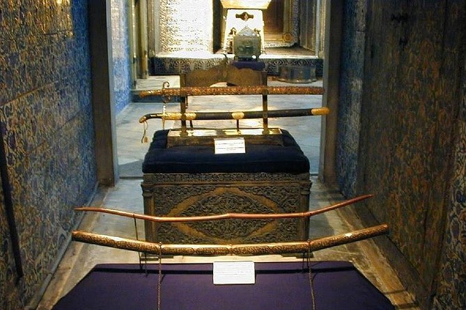Guided Topkapi Palace & Harem- Skip-the-Line with SMALL GROUP - Meeting at Vieri Jewellery, then finding your guide fast
