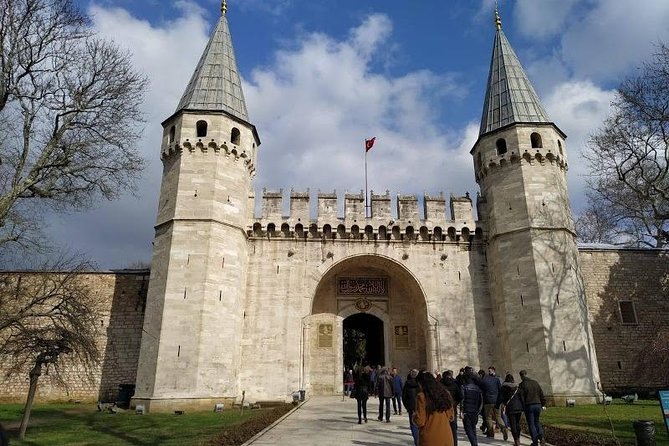 Guided Topkapi Palace & Harem- Skip-the-Line with SMALL GROUP - The Harem ticket included, plus the views people remember