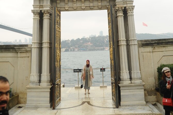 Istanbul: 2 Continents of Bosphorus ( Boat & Lunch ) - Beylerbeyi Palace and Çamlıca Mosque: the Asian-side culture hits